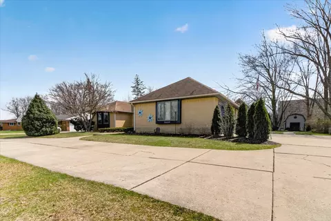 38609 Jahn St, Livonia, MI 48152