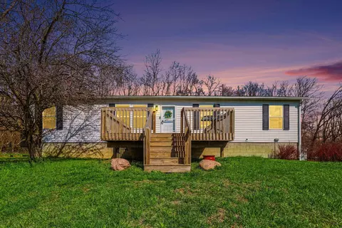 9491 Thorne Rd, Horton, MI 49246