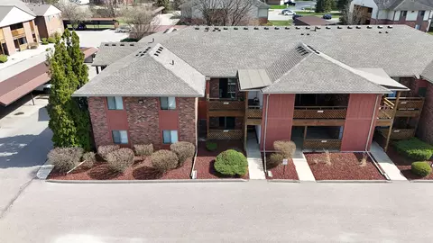 16486 Clarkson Dr, Fraser, MI 48026