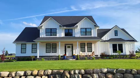 1189 Invitational Dr, Metamora, MI 48455