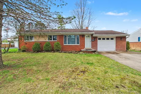 833 Lambkins Rd, Saline, MI 48176