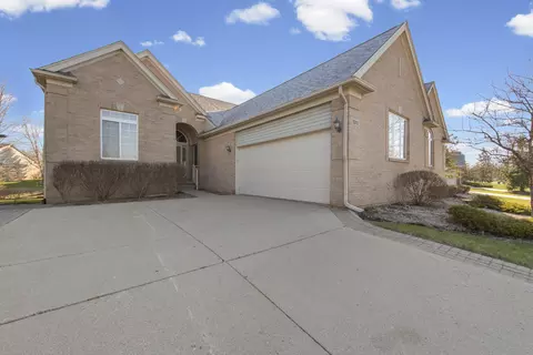 16810 Carriage Way, Northville, MI 48168