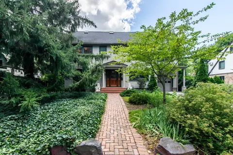 1928 Lorraine Pl, Ann Arbor, MI 48104
