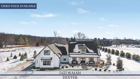 7433 Walsh Rd, Webster, MI 48130