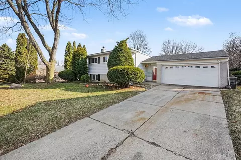 2640 Crofthill Dr, Auburn Hills, MI 48326