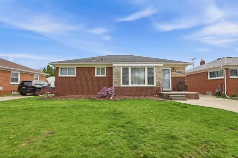 18765 Dale Ave, Allen Park, MI 48101
