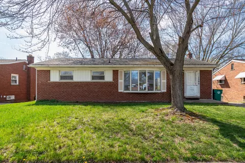 1386 Borgstrom Ave, Ypsilanti, MI 48198