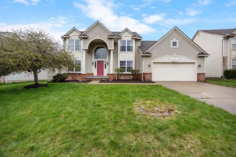 2353 Timbercrest Ct, Ann Arbor, MI 48105