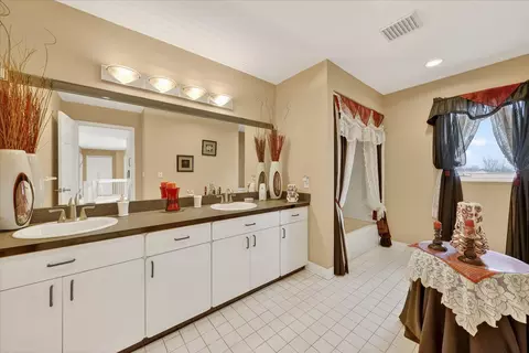 19444 Jack Pine Dr, Macomb, MI 48042 photo 38