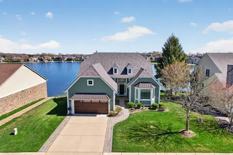 821 Cross Cir, Oxford, MI 48371