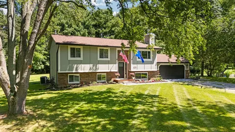 8739 Coyle Dr, Putnam, MI 48169