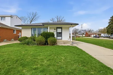 24657 Flower Ave, Eastpointe, MI 48021