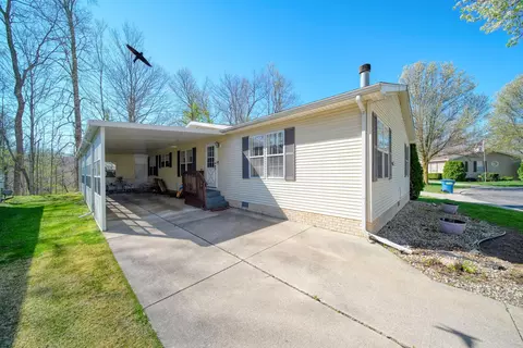 448 Raisin River Dr, Adrian, MI 49221