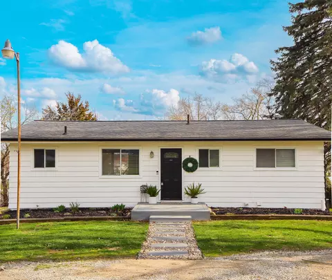 10752 Wesch Rd, Columbia, MI 49230