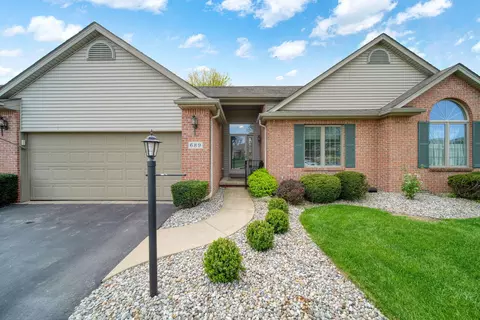 689 Koreys Circle Unit Cir #16, Blissfield, MI 49228