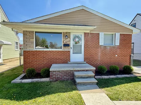 6924 Belton St, Garden City, MI 48135