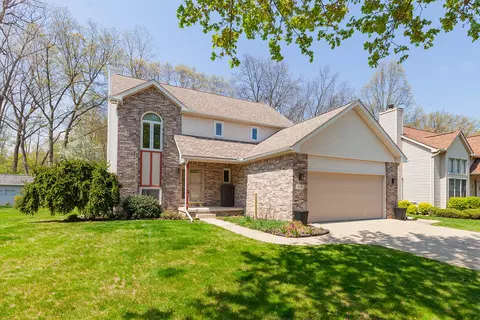 841 Scarlet Oak Dr, Monroe, MI 48162