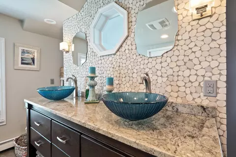 Bath - 8115 Colony Dr, Clay, MI 48001 photo 2 of 4