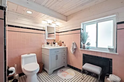 Bath - 8115 Colony Dr, Clay, MI 48001 photo 3 of 4