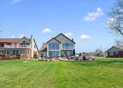 Exterior - 8115 Colony Dr, Clay, MI 48001 photo 2 of 8