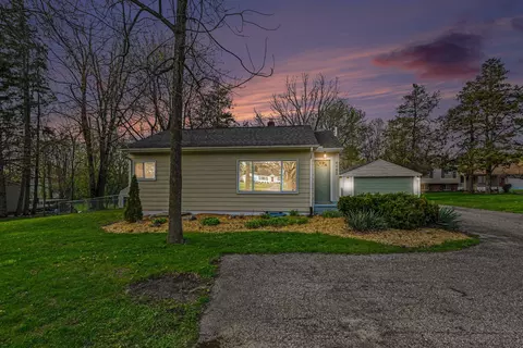 6480 Waldon Rd, Independence, MI 48346