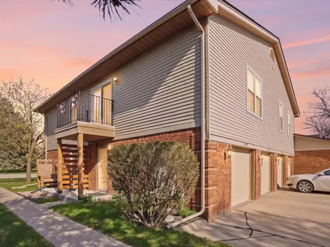 36796 Lakeview Ln, Richmond, MI 48062