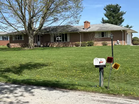 129 Parker Ct, Hudson, MI 49247