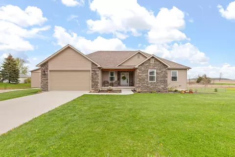 9201 Walnut Dr, Franklin, MI 49287