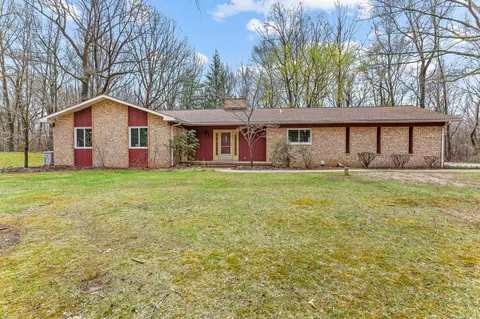 250 Scottshill Rd, Milford, MI 48381