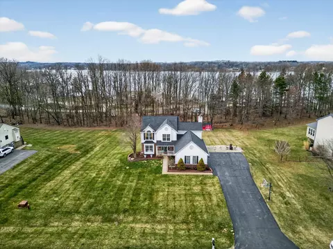 7233 N Lake Orchard Dr, Dexter, MI 48118