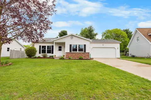311 Oak Tree Dr, Clinton, MI 49236