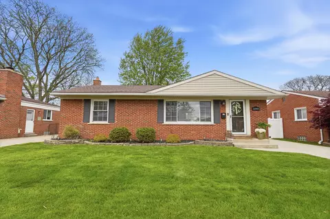 32900 Hees St, Livonia, MI 48150