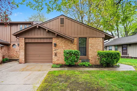 1859 Allenway Ct, Rochester Hills, MI 48309
