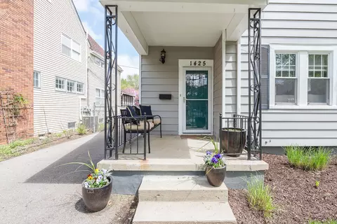 Exterior - 1425 E Park Pl, Ann Arbor, MI 48104 photo 2 of 6