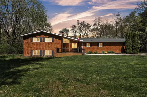 11273 9 Mile Rd, Green Oak, MI 48178