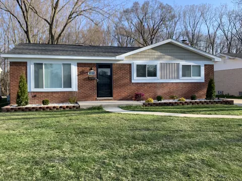 12215 Fairview Dr, Sterling Heights, MI 48312