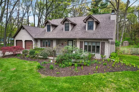11425 Mcgregor Rd, Pinckney, MI 48169