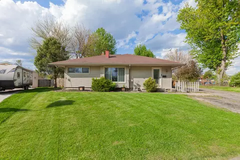260 Renfrew Ave, Adrian, MI 49221