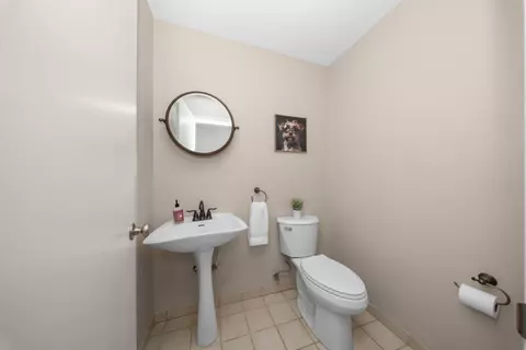 Bath - 963 Peaceful Ct, Brighton, MI 48114 photo 2 of 7