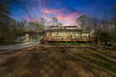 963 Peaceful Ct, Brighton, MI 48114