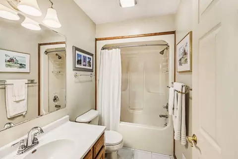 Bath - 3549 W Beard Rd, Perry, MI 48872 photo 3 of 5
