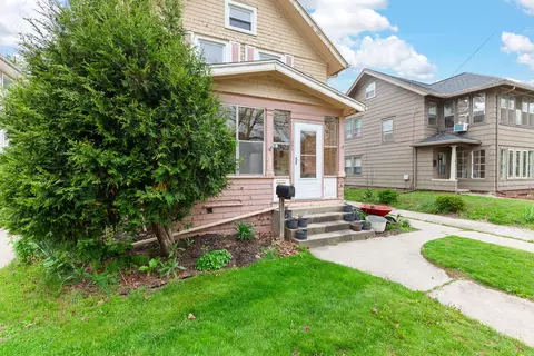 Exterior - 1002 S West Ave, Jackson, MI 49203 photo 3 of 9