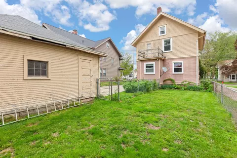 Exterior - 1002 S West Ave, Jackson, MI 49203 photo 5 of 9