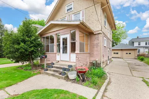 Exterior - 1002 S West Ave, Jackson, MI 49203 photo 9 of 9