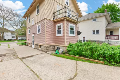 Exterior - 1002 S West Ave, Jackson, MI 49203 photo 7 of 9