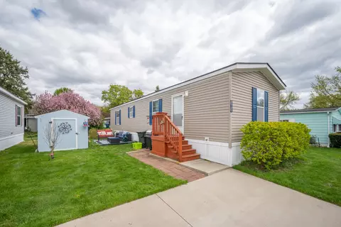 183 Flicker St, Rochester Hills, MI 48309