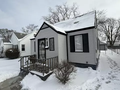 24360 Flower Ave, Eastpointe, MI 48021