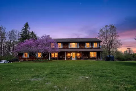 1938 Mayfield Rd, Oregon, MI 48446