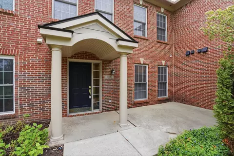 5796 Hampshire Ln, Pittsfield, MI 48197