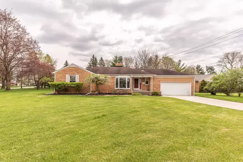 415 Linden Ct, Saline, MI 48176